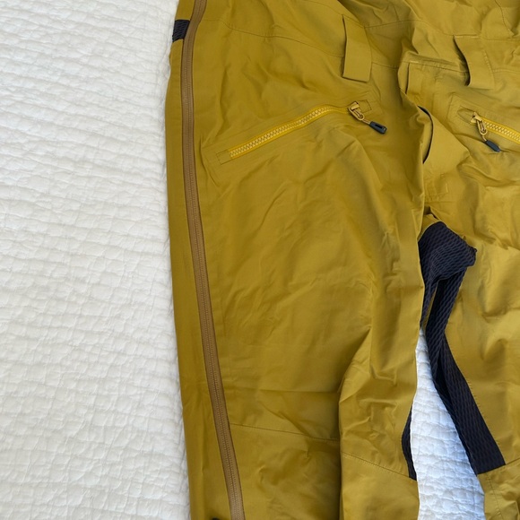 Outdoor Research Mustard Yellow Hemisphere Goretex Ski Bib - Picture 9 of 15